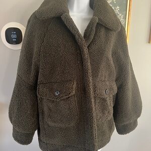 Olive Green Teddy Fleece
Oversized Jacket from ZARA